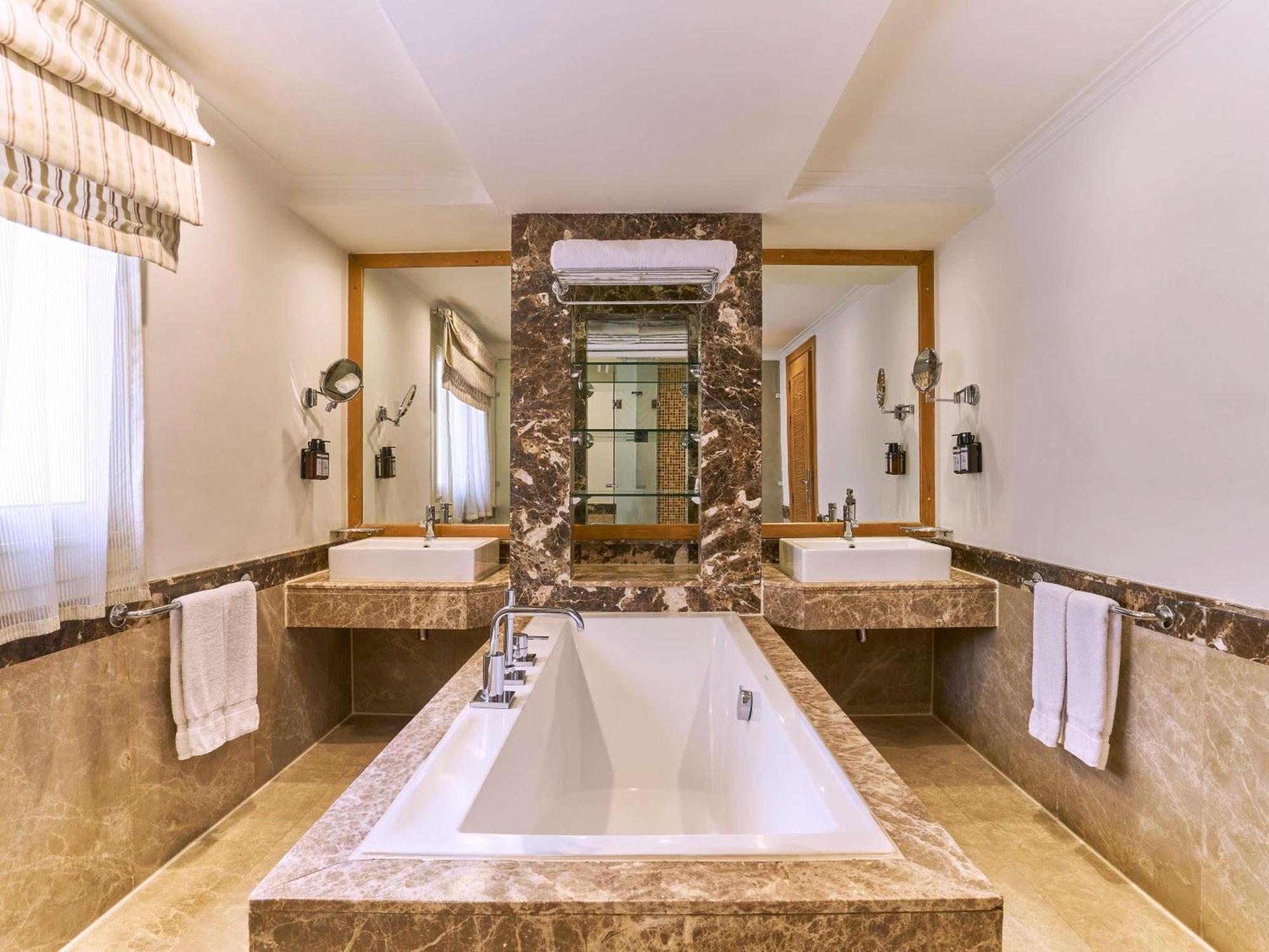 Moevenpick Resort Assuan Esterno foto